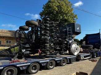 Semoir pour semis simplifié Agrisem Strip-Cat II traîné Repliable