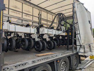 Semoir pour semis simplifié Agrisem Strip-Cat II porté Repliable