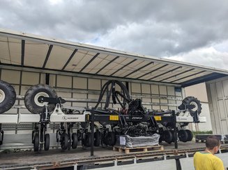 Semoir pour semis simplifié Agrisem Strip-Cat II porté Repliable