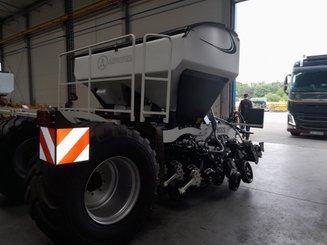 Semoir pour semis simplifié Agrisem mBOSS Rétractable