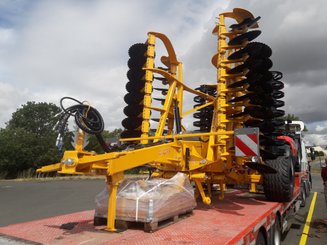 Déchaumeur à disques Agrisem Disc-O-Mulch Série R traîné Repliable