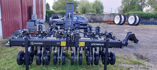 Semoir pour semis simplifié Agrisem Strip-Cat II porté Fixe