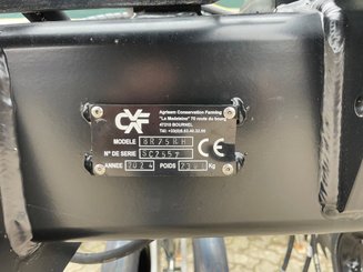 Semoir pour semis simplifié Agrisem Strip-Cat II porté Repliable