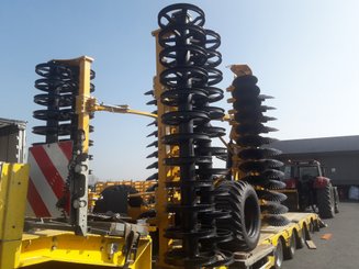 Déchaumeur à disques Agrisem Disc-O-Mulch Gold traîné Repliable