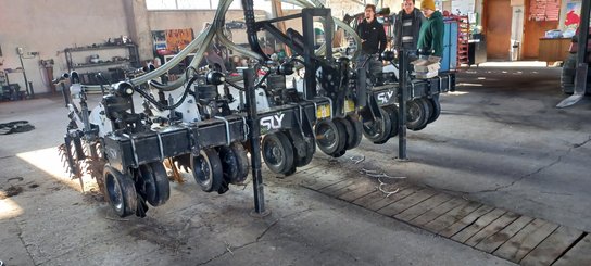 Semoir pour semis simplifié Agrisem Strip-Cat II porté Repliable