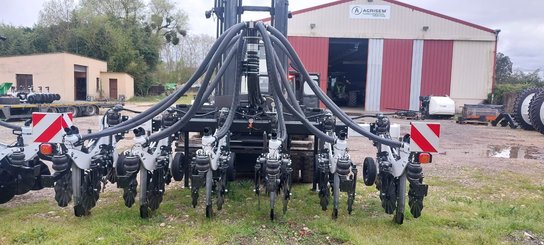 Semoir pour semis simplifié Agrisem Strip-Cat II porté Fixe
