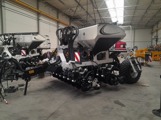 Semoir pour semis simplifié Agrisem mBOSS Rétractable