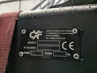 Semoir pour semis simplifié Agrisem Strip-Cat II porté Repliable