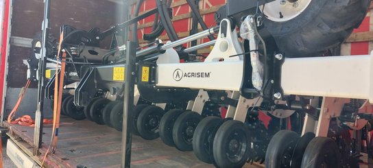 Semoir pour semis simplifié Agrisem Strip-Cat II porté Repliable