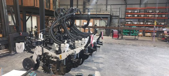 Semoir pour semis simplifié Agrisem Strip-Cat II porté Repliable