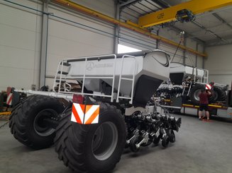 Semoir pour semis simplifié Agrisem mBOSS Rétractable