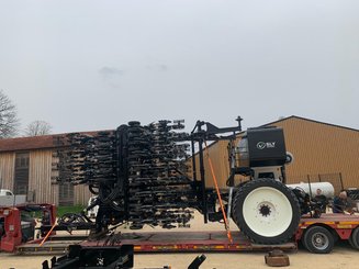 Semoir pour semis simplifié Agrisem Strip-Cat II traîné Repliable