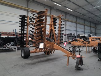 Déchaumeur à disques Agrisem Disc-O-Mulch Série R traîné Repliable