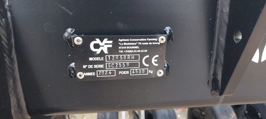 Semoir pour semis simplifié Agrisem Strip-Cat II porté Repliable