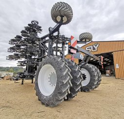 Semoir pour semis simplifié Agrisem Strip-Cat II traîné Repliable