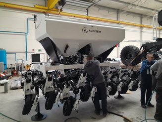 Semoir pour semis simplifié Agrisem mBOSS Fixe