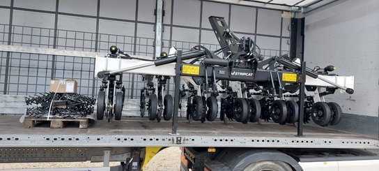 Semoir pour semis simplifié Agrisem Strip-Cat II porté Repliable