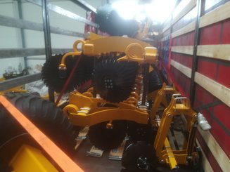 Déchaumeur Agrisem Maximulch Série 6 traîné Repliable