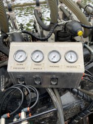 Semoir pour semis simplifié Agrisem Strip-Cat II porté Repliable