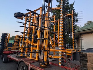 Semoir pour semis simplifié Agrisem Vibrosem porté Repliable