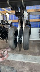 Semoir pour semis simplifié Agrisem Strip-Cat II porté Fixe