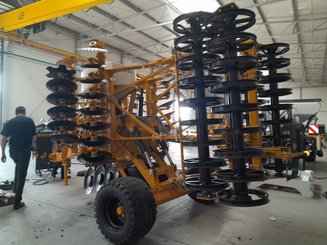 Déchaumeur à disques Agrisem Disc-O-Mulch Série R traîné Repliable