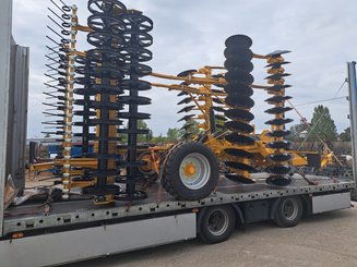 Déchaumeur à disques Agrisem Disc-O-Mulch Gold traîné Repliable