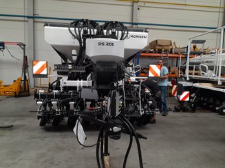 Semoir pour semis simplifié Agrisem mBOSS Rétractable