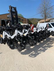 Semoir pour semis simplifié Agrisem Strip-Cat II porté Repliable