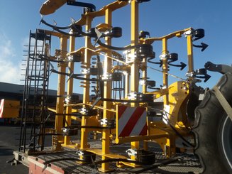 Déchaumeur à dents Agrisem Vibromulch porté Repliable