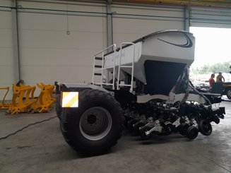 Semoir pour semis simplifié Agrisem mBOSS Rétractable