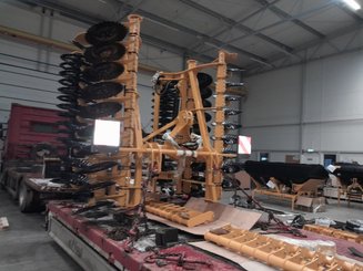 Déchaumeur à disques Agrisem Disc-O-Mulch Série R porté Repliable