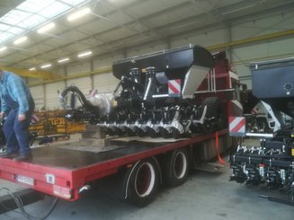 Semoir pour semis simplifié Agrisem mBOSS Rétractable