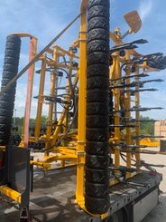 Semoir pour semis simplifié Agrisem Vibrosem porté Repliable