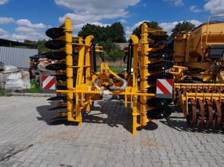 Déchaumeur à disques Agrisem Disc-O-Mulch Série R porté Repliable