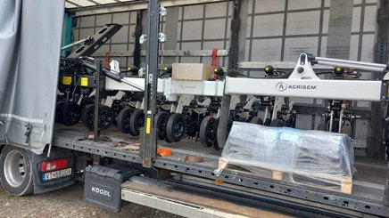 Semoir pour semis simplifié Agrisem Strip-Cat II porté Repliable