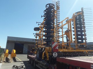 Déchaumeur à dents Agrisem Vibromulch traîné Repliable