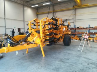 Déchaumeur Agrisem Maximulch Série 6 traîné Repliable