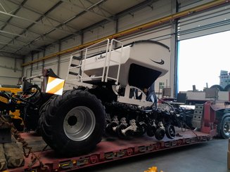 Semoir pour semis simplifié Agrisem mBOSS Rétractable