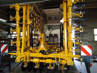 Déchaumeur Agrisem Turbomulch Extra Repliable