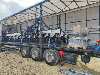 Semoir pour semis simplifié Agrisem Strip-Cat II porté Repliable