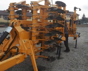 Déchaumeur Agrisem Maximulch Série 6 traîné Repliable