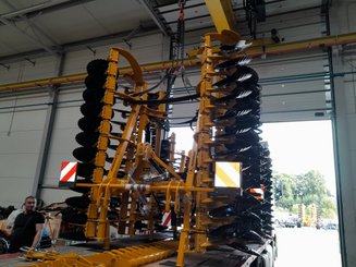 Déchaumeur à disques Agrisem Disc-O-Mulch Série R porté Repliable