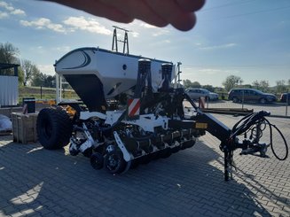 Semoir pour semis simplifié Agrisem mBOSS Rétractable