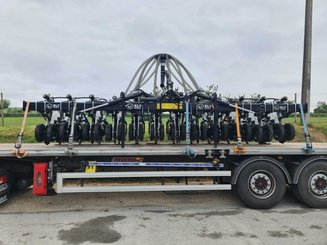 Semoir pour semis simplifié Agrisem Strip-Cat II porté Repliable