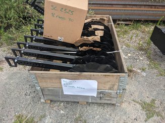 Semoir pour semis simplifié Agrisem Strip-Cat II porté Repliable