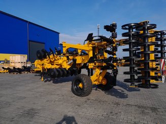 Déchaumeur Agrisem Maximulch Série 5 traîné Repliable