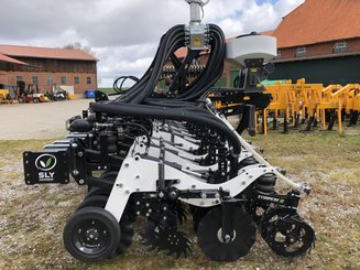 Semoir pour semis simplifié Agrisem Strip-Cat II porté Repliable