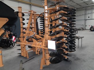 Déchaumeur à disques Agrisem Disc-O-Mulch Série R porté Repliable