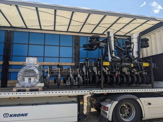 Semoir pour semis simplifié Agrisem Strip-Cat II porté Repliable